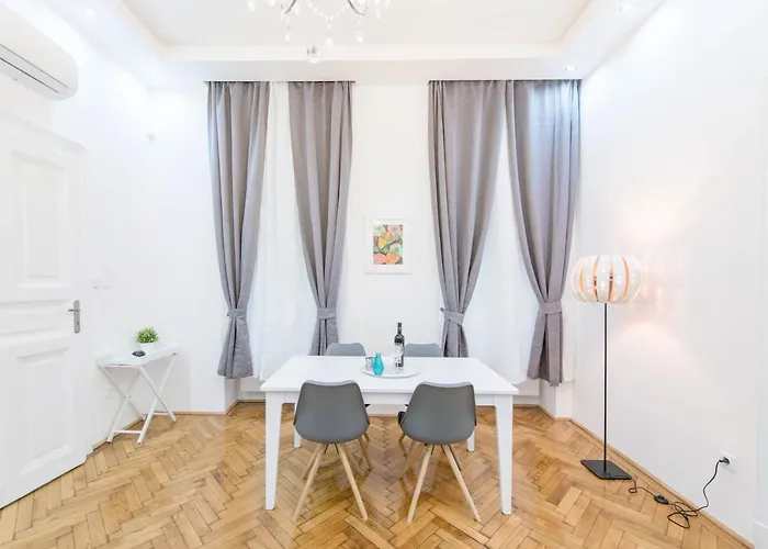 Dominik * Budapest